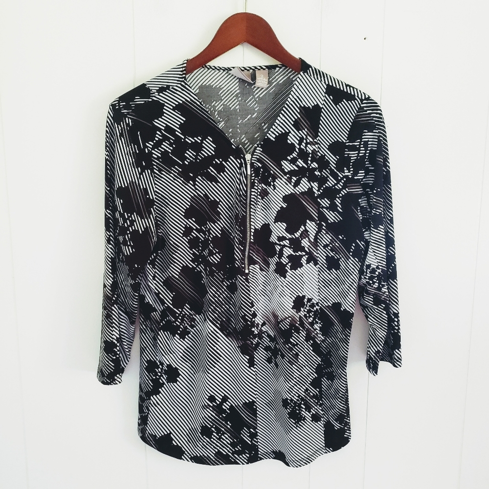 5/$25 Chico's Semi-Sheer Floral 3/4 Sleeve Top